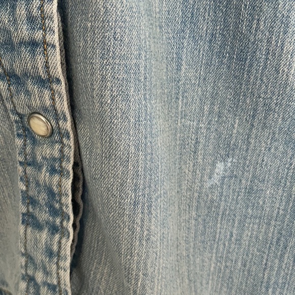 Levis button down denim shirt - Picture 3 of 5